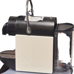 ネスプレッソ．コーヒーメーカー D60C  0.7Lの画像