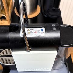 ネスプレッソ．コーヒーメーカー D60C  0.7Lの画像