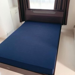 ダブルベッド　マットレス付き
