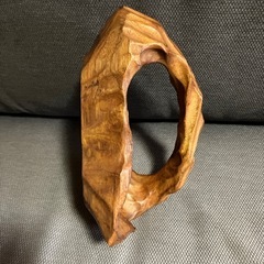 木製　木彫りの物入れの画像