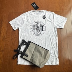 オークリーTシャツ