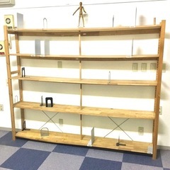 IKEAの大型・大容量の木製シェルフ IVARです。