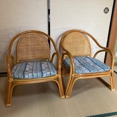 籐椅子２つ