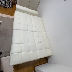 アイボリーソファ