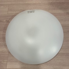 照明　カバーが一部壊れています