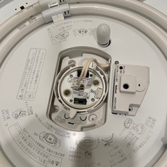 照明　カバーが一部壊れていますの画像
