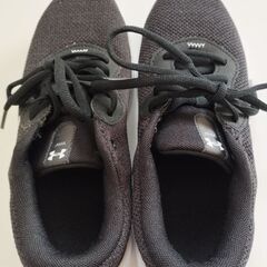 アンダーアーマー 美品 23.0cm スニーカーの画像