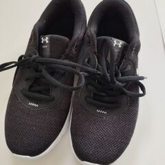 アンダーアーマー 美品 23.0cm スニーカーの画像