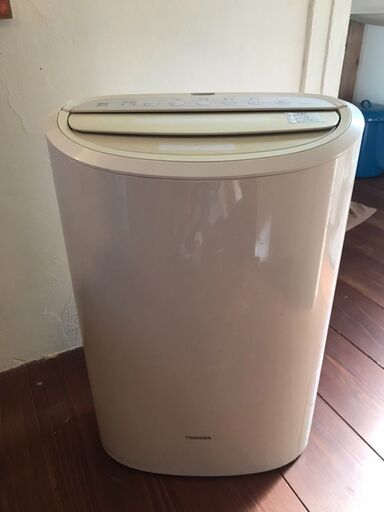 TOSHIBA 除湿機 2010年製 TOSHIBA 除湿機 2013年製 (Haco) 円町の季節、空調家電《除湿器