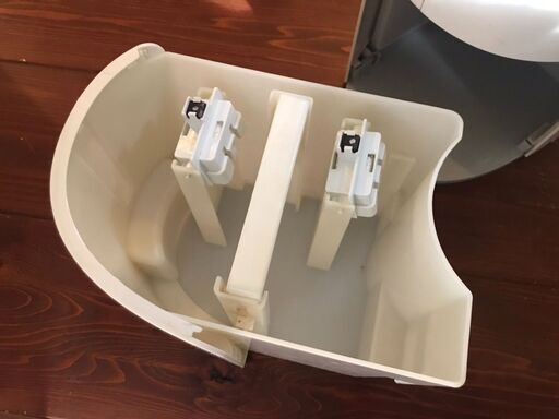 TOSHIBA 除湿機 2010年製 TOSHIBA 除湿機 2010年製