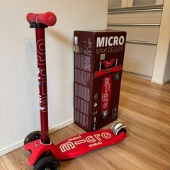 MICRO MAXI DELUXE レッド キックボード LED