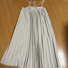 プリーツスカートの画像
