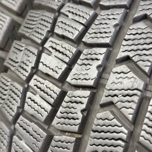 車両プリウス　195/65R15 スタッドレス