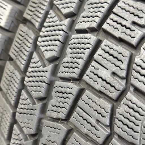 車両プリウス　195/65R15 スタッドレス