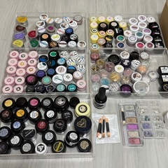 ジェルネイル、パーツ資材まとめ売りの画像