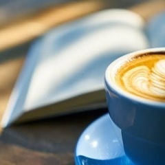 本日午後☀️カフェで読書会しませんか✨📕😄 