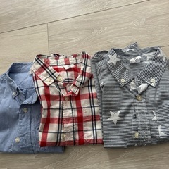 お話中　
半袖シャツ