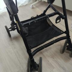 小型犬2二匹乗せられるペットカート「ミリミリEGロング」の画像
