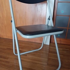 美品 パイプ椅子 無料で差し上げます