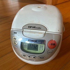 炊飯器の画像
