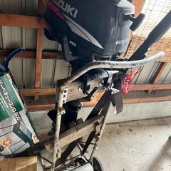 スズキ5馬力船外機