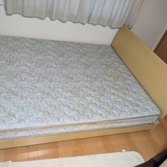 引き取り先、決まりました。ワイドダブルベッド、差し上げます。
