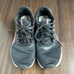 プーマPUMAスニーカー　22.0センチの画像