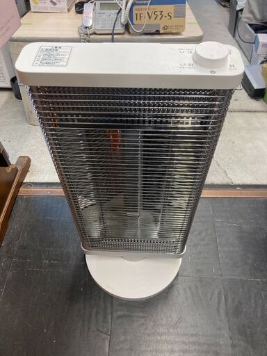☆中古￥6,800！C:NET　カーボンヒーター　家電　2023年製　CDTM504WH型　【BC026】