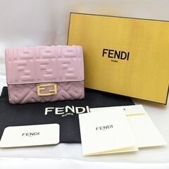 【FENDI】8M0419 FFエンボス ミディアム ウォレット...