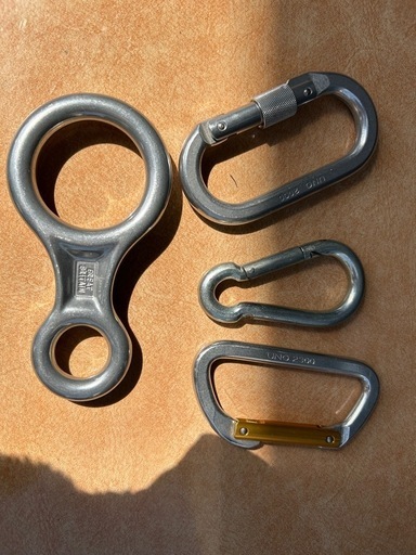 【引越しに伴い断捨離大放出！】カラビナなど　キャンプ用品とか生活用品を少しずつア