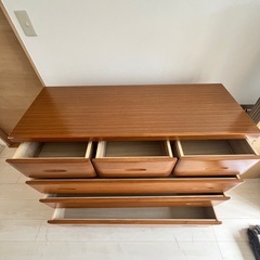 【取引中】タンス　木目調　ウォールナット色の画像