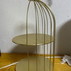 飾り棚　おしゃれ　ゴールド の画像