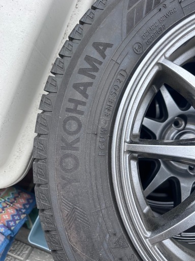 スタッドレスタイヤ　バリ山 165/70R/14 マーチ　