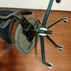 【美品】ＩＫＥＡ/イケア　JARVFJALLET/イェルヴフェレット　オフィスチェア アームレスト付き　ブラックの画像