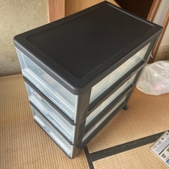 キャスター付き衣装ケース