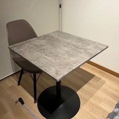 コンクリート調テーブル