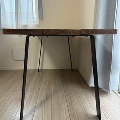ビンテージテーブルの画像