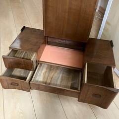 ドレッサー　化粧鏡の画像