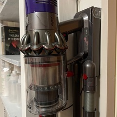 ダイソン Dyson Cyclone V10 Fluffy サイ...