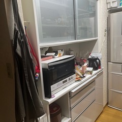 決まりました　食器棚の画像