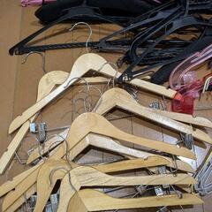 【取引中】いろいろなハンガー　洗濯バサミの画像