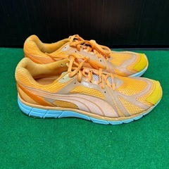 【最終値下げ】美品PUMA ランニングシューズ オレンジ26.5の画像