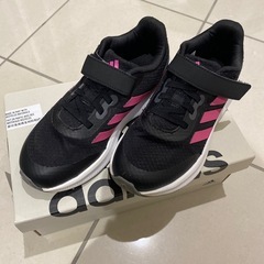 決まりました！【adidas 20.0㎝スニーカー】