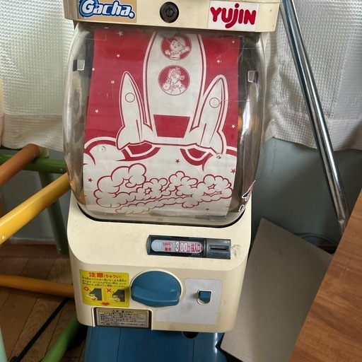 ガチャガチャ本体