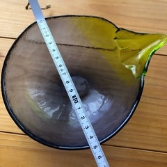 ナスの形の食器の画像