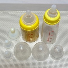 ピジョン哺乳瓶プラスチック2本☆乳首&哺乳瓶洗浄用ブラシセットの画像