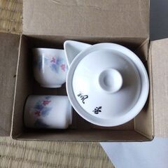 【お話し中】ウーロン茶のセット？　未使用　2セットの画像