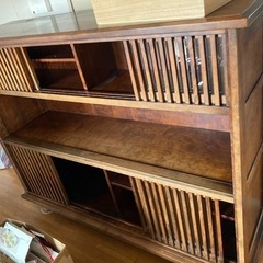 おしゃれ食器棚の画像