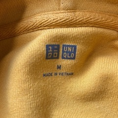 ユニクロ　スウェットパーカー　Mの画像