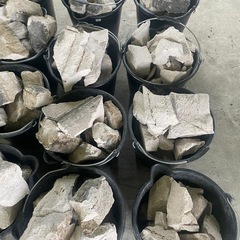 無料で差し上げます　軽量気泡コンクリートALCの粉砕ガラ　埋め立て用軽石の画像